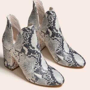 Steve Madden Rookie Snake Print Festival Boots size 5